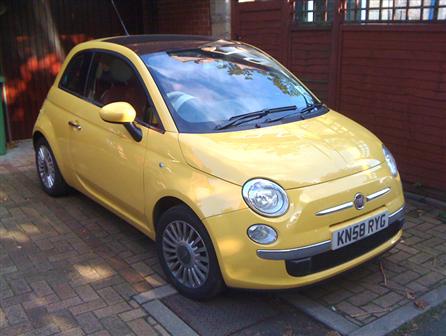 Used Fiat 500 Fiat 500 Lounge 3 door Hatchback in Yellow with matching wing