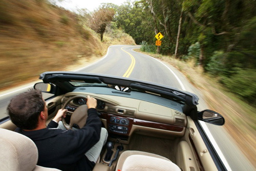 Car insurance figures soar to £1,000